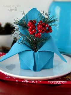 Elegant Holiday Crown Napkin tutorial with a FREE e-Book of holiday napkin tutorials. sewlicioushomedecor.com