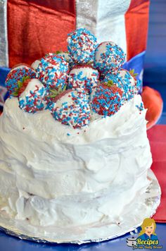 This post includes an easy Red White and Blue Fresh Watermelon Cake and Strawberries.  Plus, how to pick a good watermelon and fresh strawberries.  #watermelon #cake #redwhiteblue #4thJuly #dessert #desserts #delicious #fruit #summer #easyrecipe