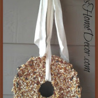 2birdseed-wreath