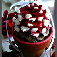 red_snow_tips_pinecone