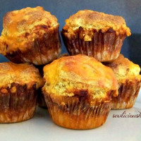 Chili muffins stack