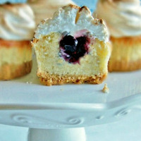 Fresh Blueberry Pie Cupcakes