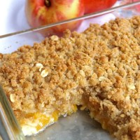 Homemade Peach Cobbler Crisp