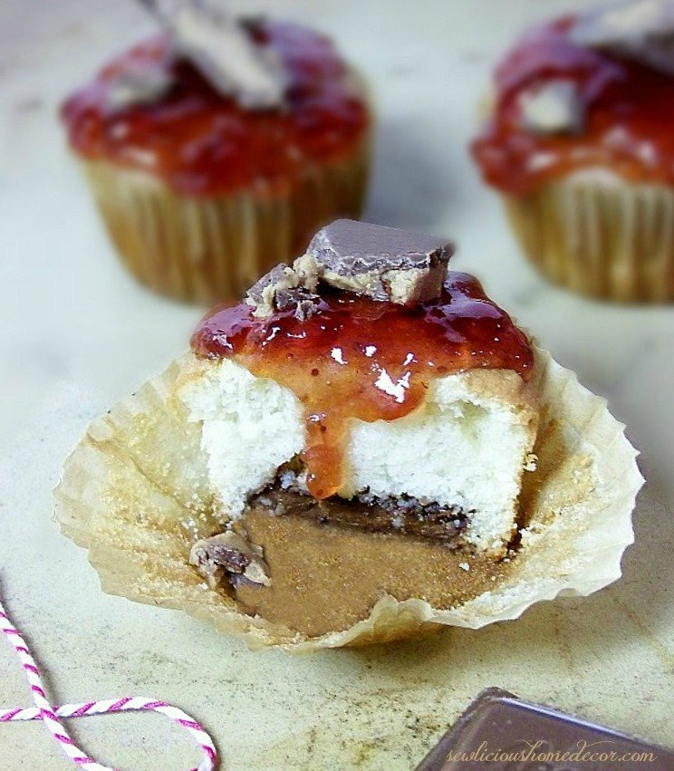 Peanut Butter and Jelly Cupcakes at sewlicioushomedecor.com